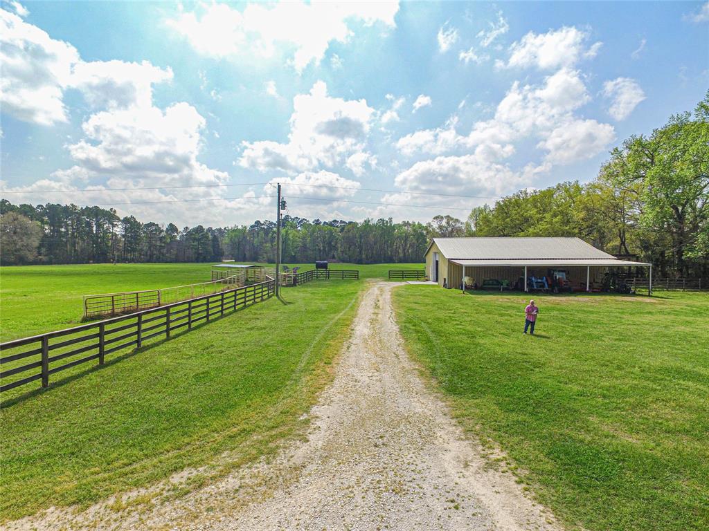 2217 Colita Loop, Livingston, Texas image 34