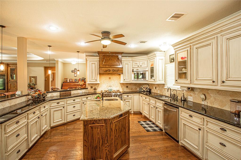 2217 Colita Loop, Livingston, Texas image 7