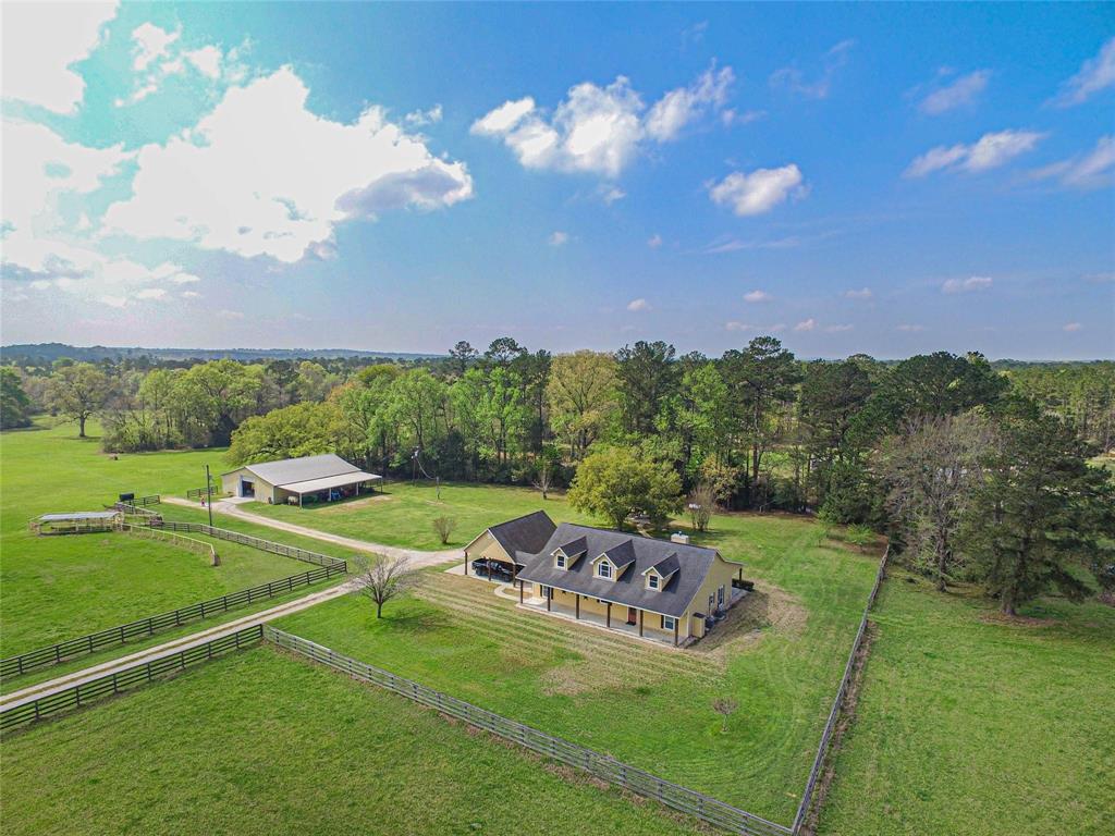 2217 Colita Loop, Livingston, Texas image 1