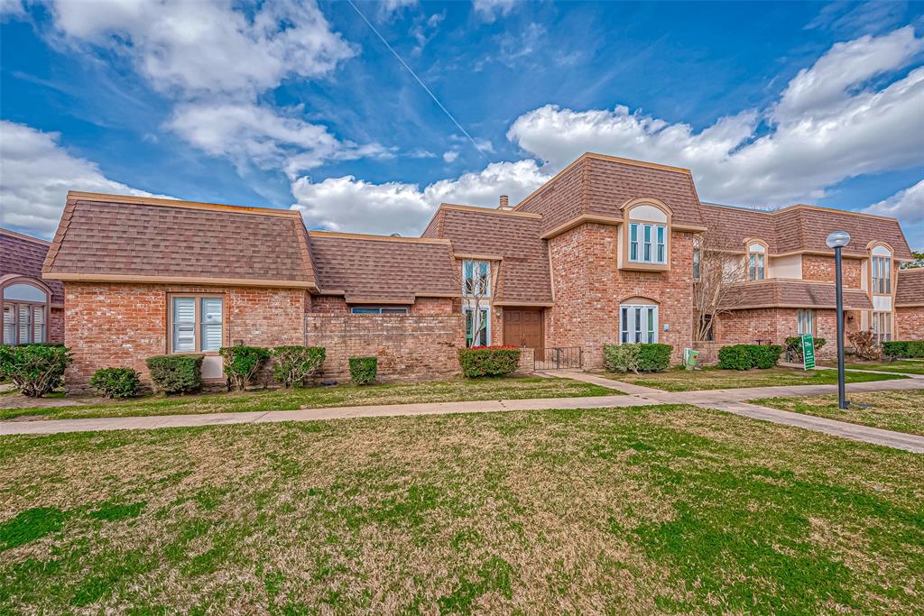 2909 Nottingham Lane, Missouri City, Texas image 2