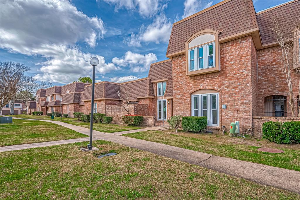 2909 Nottingham Lane, Missouri City, Texas image 3
