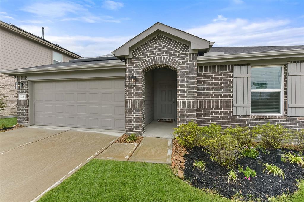 315 Coral Drift Court, Crosby, Texas image 3