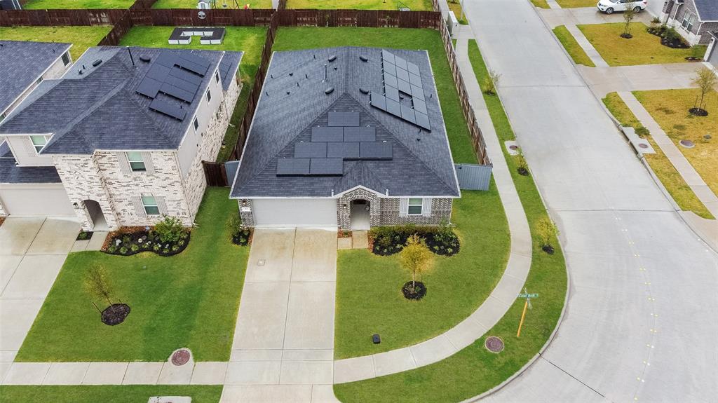 315 Coral Drift Court, Crosby, Texas image 2