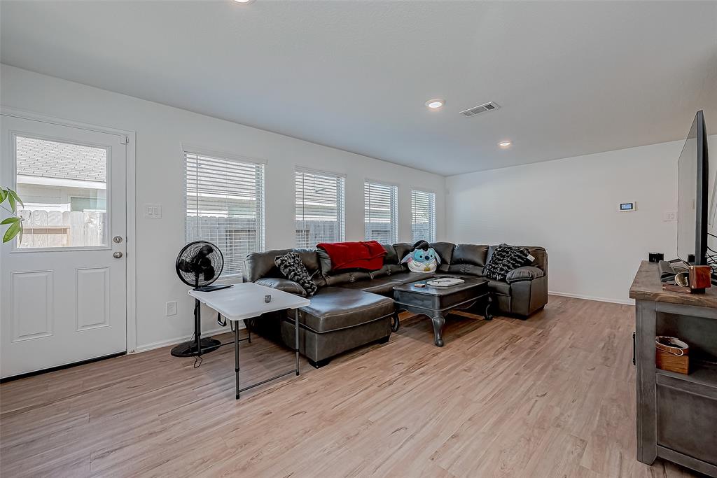 New Caney, Texas 77357, United States, 4 Bedrooms Bedrooms, ,3 BathroomsBathrooms,Residential,Active,77334