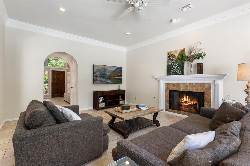 15 Grey Finch Court, The Woodlands, Texas image 10