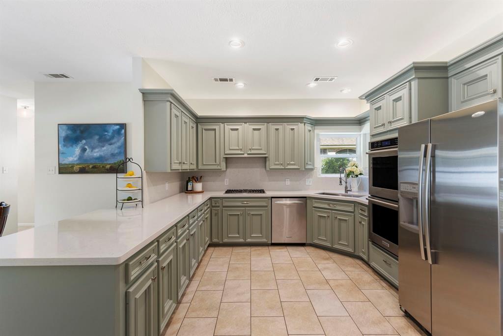 15 Grey Finch Court, The Woodlands, Texas image 15