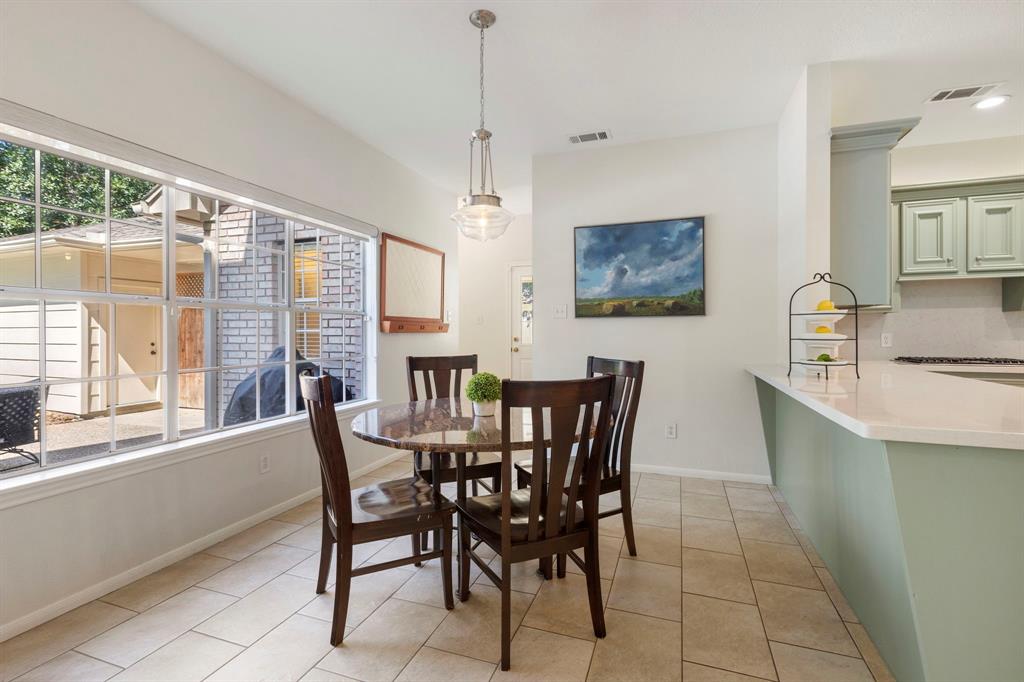 15 Grey Finch Court, The Woodlands, Texas image 12