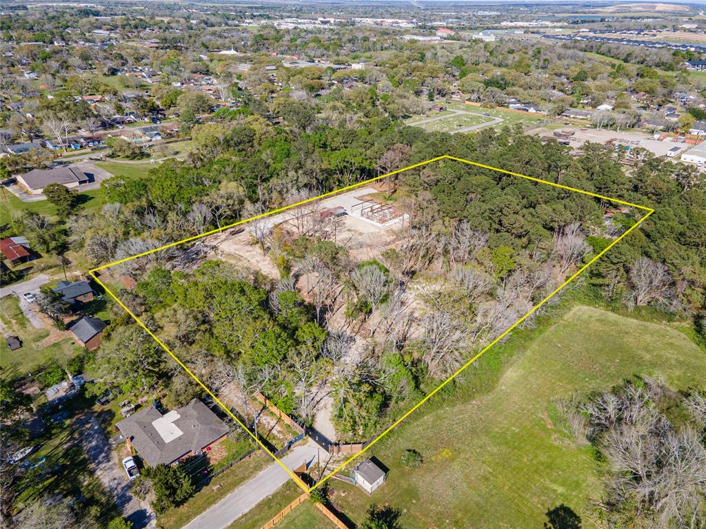 225 Foster Street, Alvin, Texas image 2