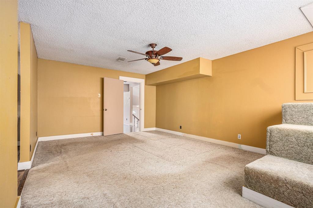 6302 Amie Lane, Pearland, Texas image 26