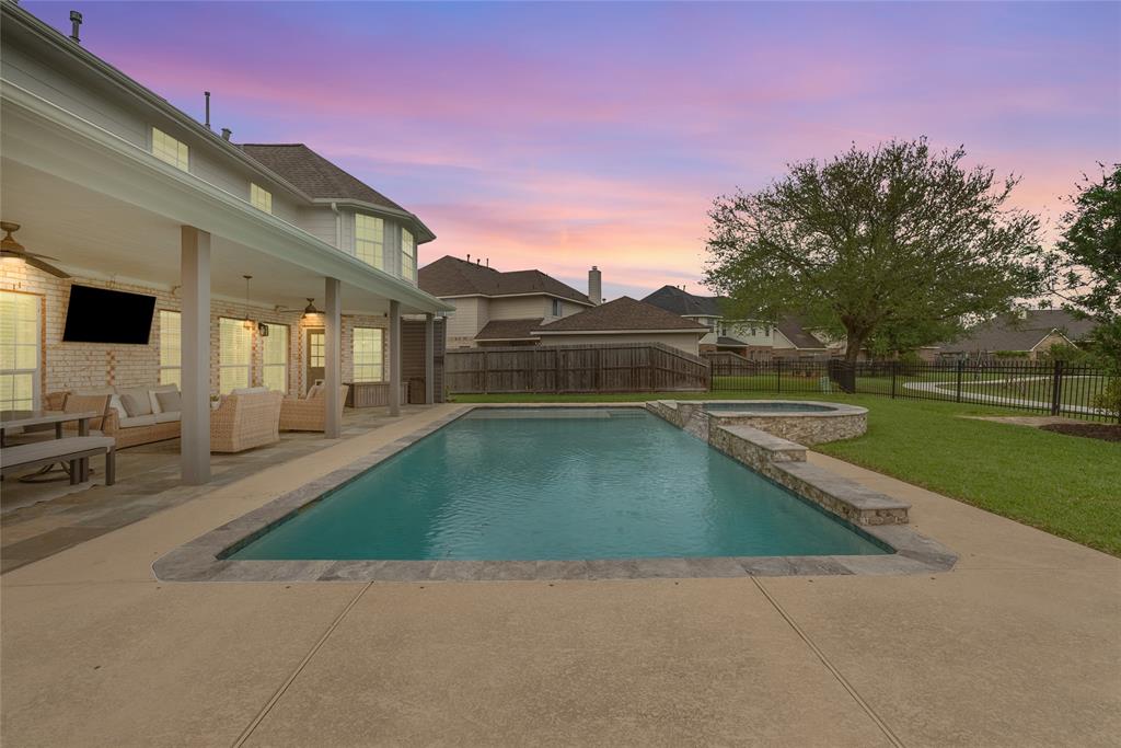301 Falcon Lake Drive, Friendswood, Texas image 43
