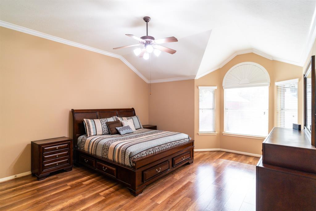 2304 Cape Landing Drive, Pearland, Texas image 15