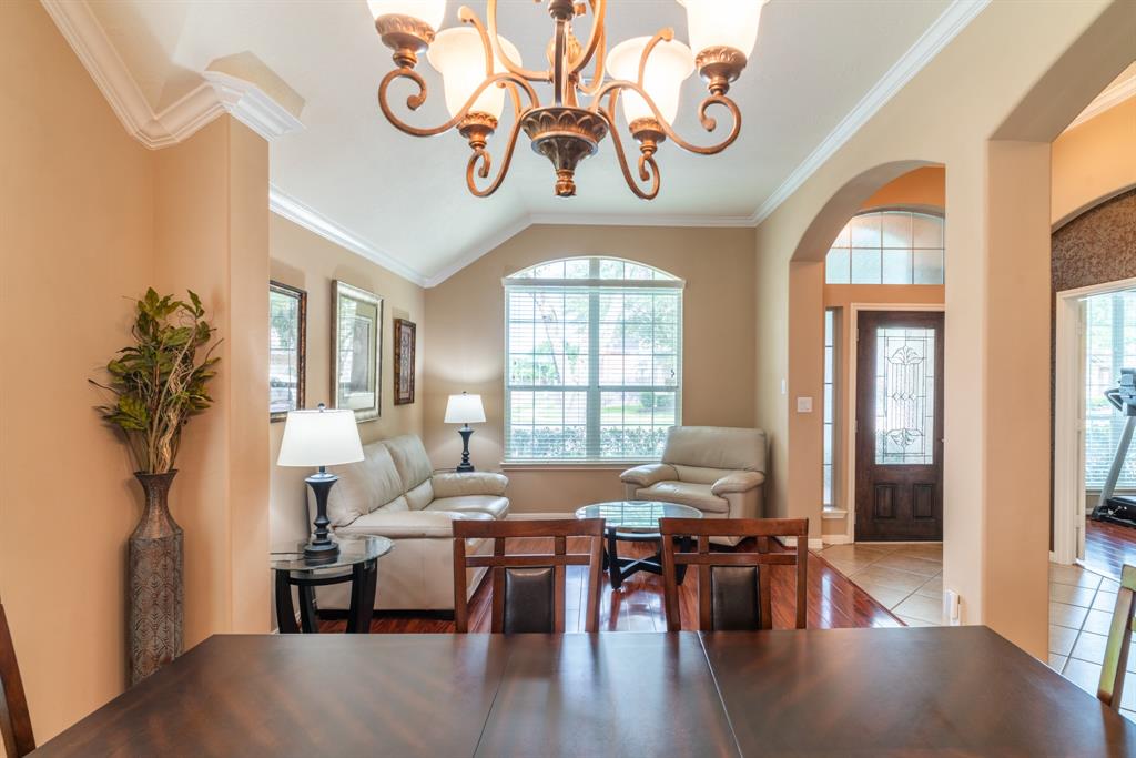 2304 Cape Landing Drive, Pearland, Texas image 5