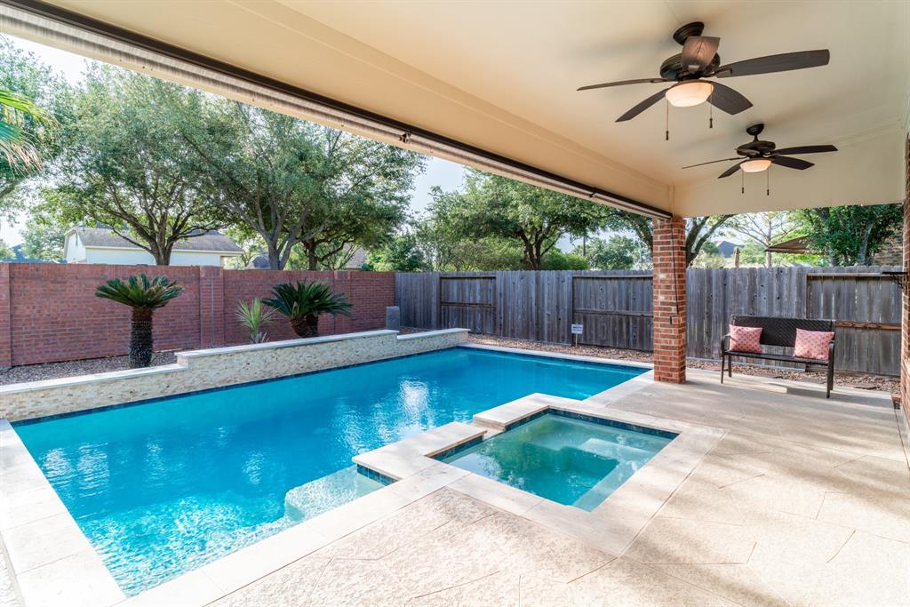 2304 Cape Landing Drive, Pearland, Texas image 28