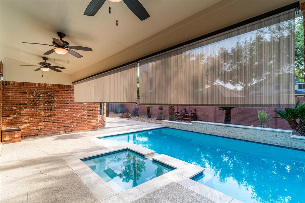 2304 Cape Landing Drive, Pearland, Texas image 32
