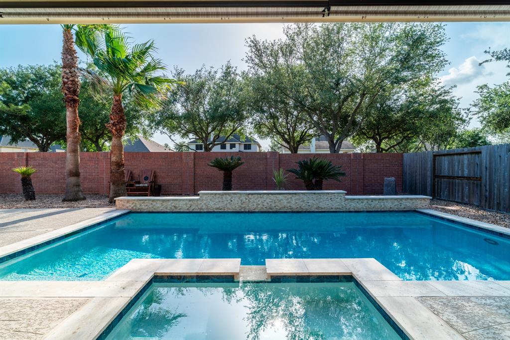 2304 Cape Landing Drive, Pearland, Texas image 29