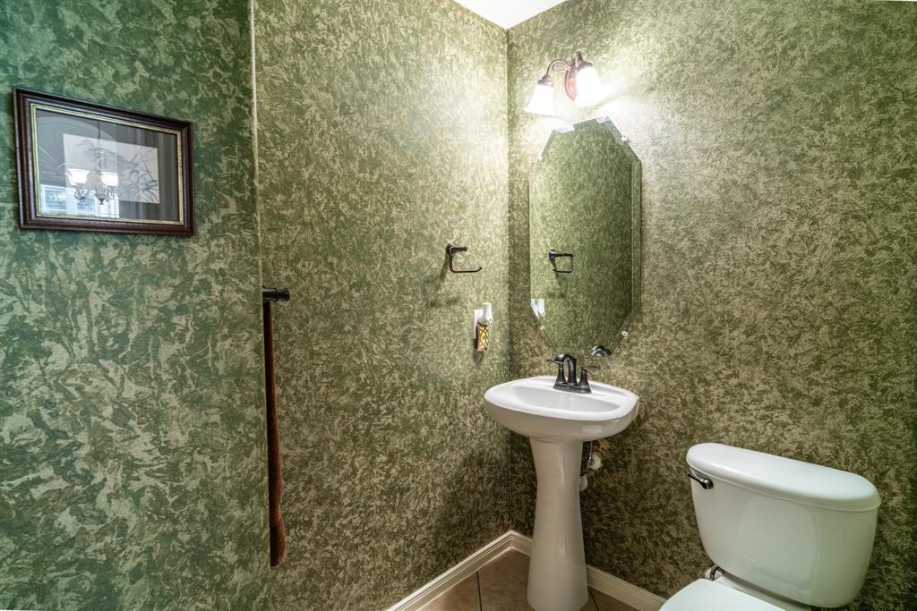 2304 Cape Landing Drive, Pearland, Texas image 10