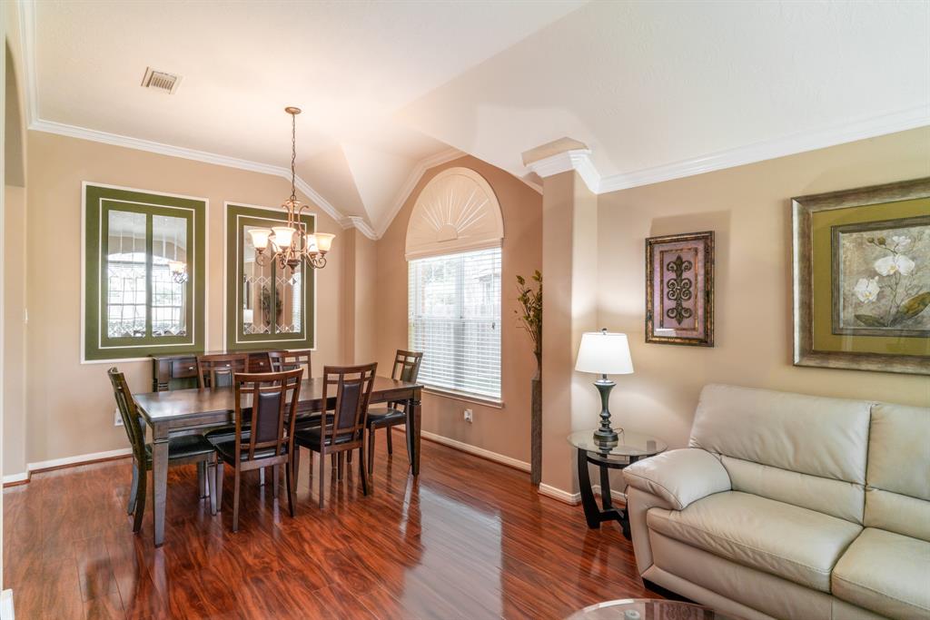 2304 Cape Landing Drive, Pearland, Texas image 3