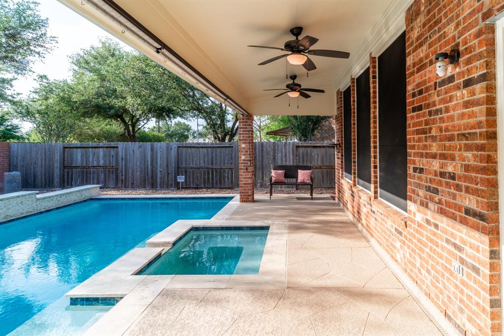 2304 Cape Landing Drive, Pearland, Texas image 30