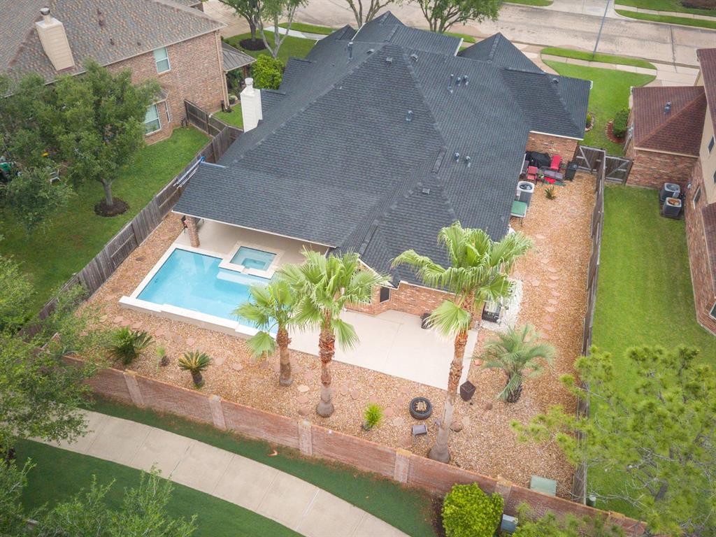 2304 Cape Landing Drive, Pearland, Texas image 33