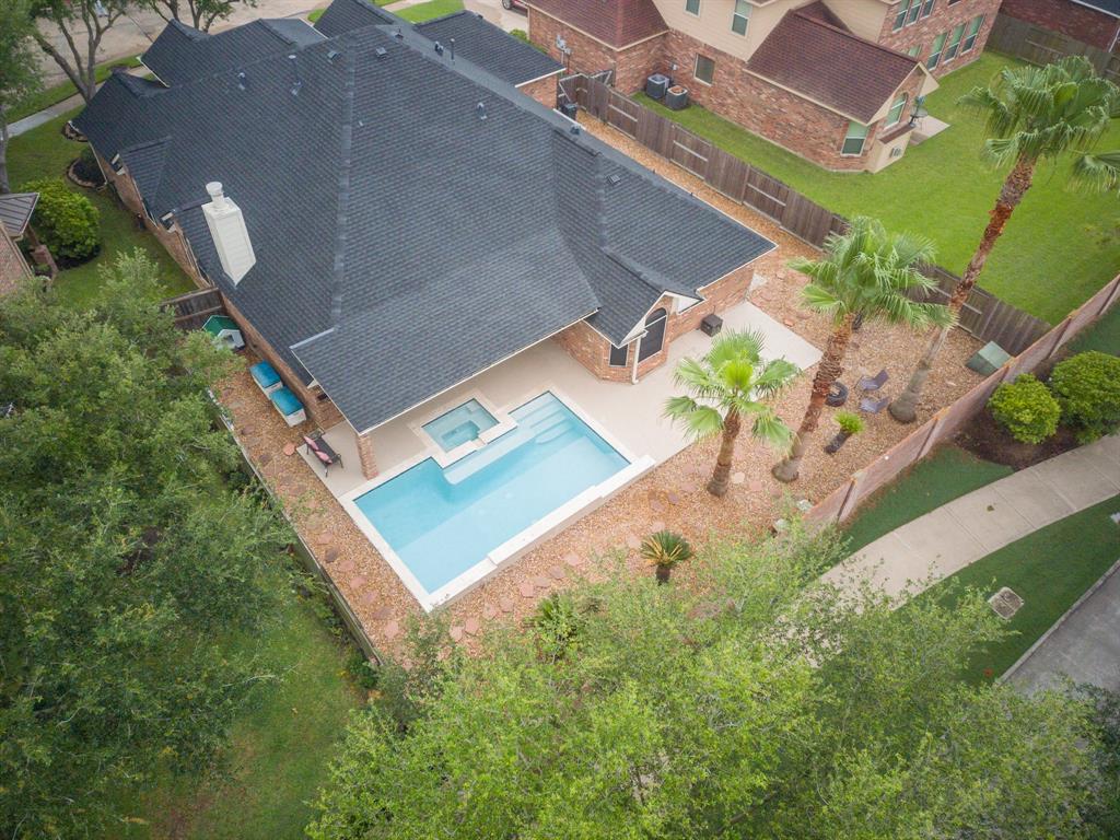 2304 Cape Landing Drive, Pearland, Texas image 35