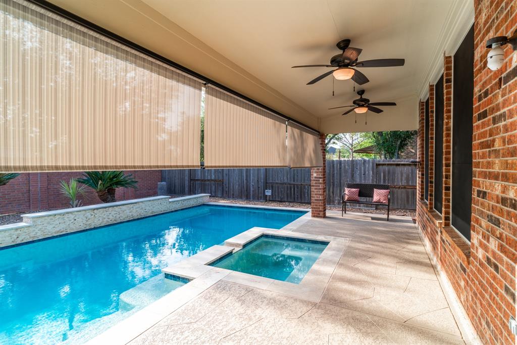 2304 Cape Landing Drive, Pearland, Texas image 31