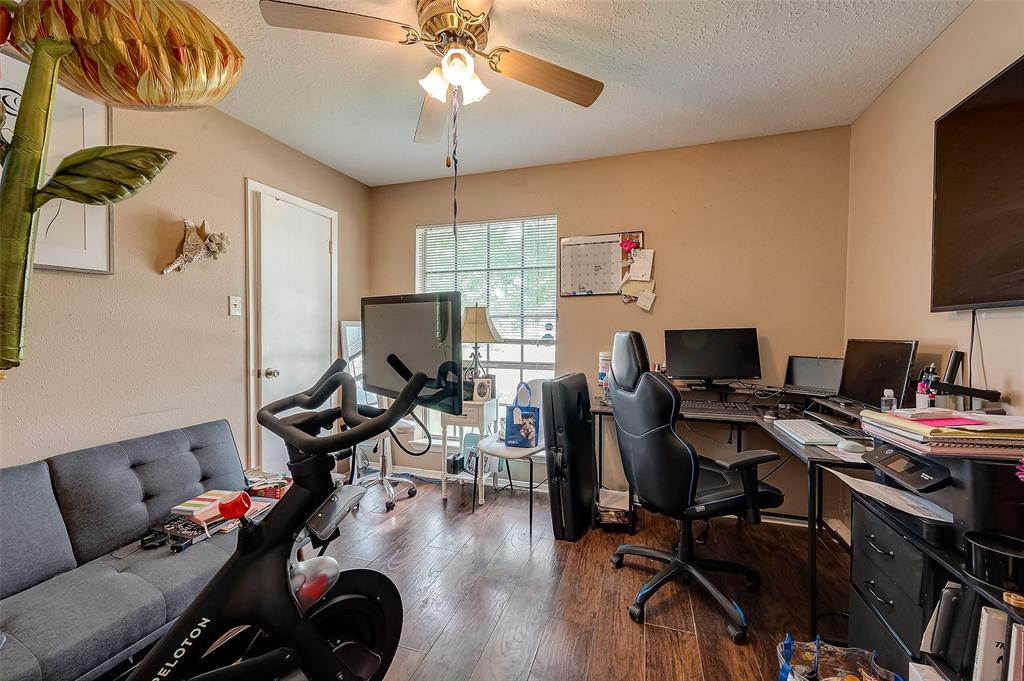 1122 Woodbridge Avenue, Pearland, Texas image 39