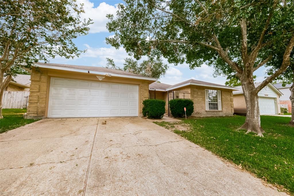 1122 Woodbridge Avenue, Pearland, Texas image 5