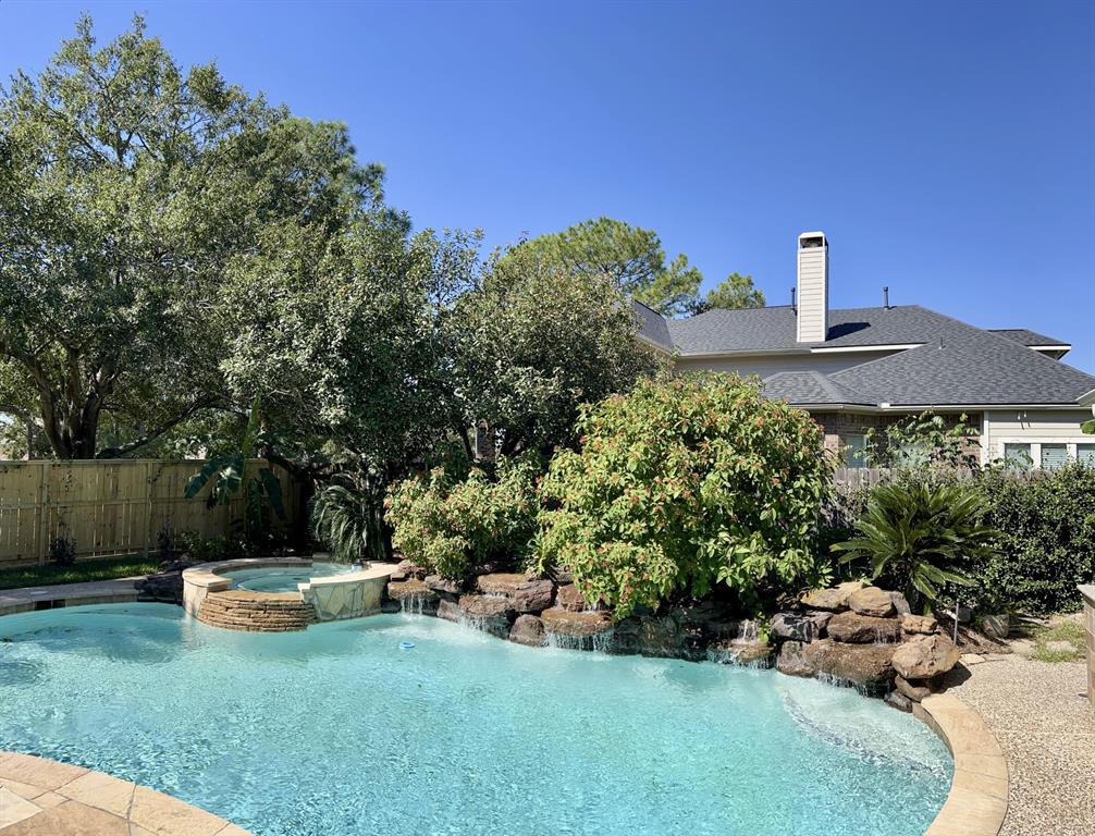 2910 Lara Brook Court, Katy, Texas image 7