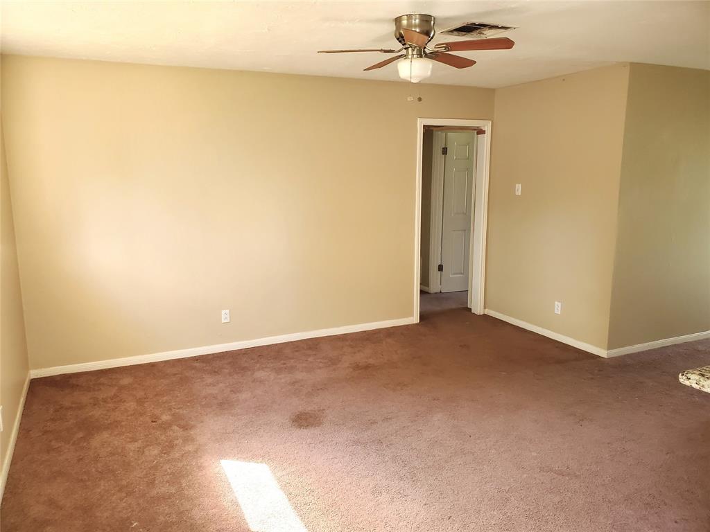 4919 Redfish Reef Street, Bacliff, Texas image 7