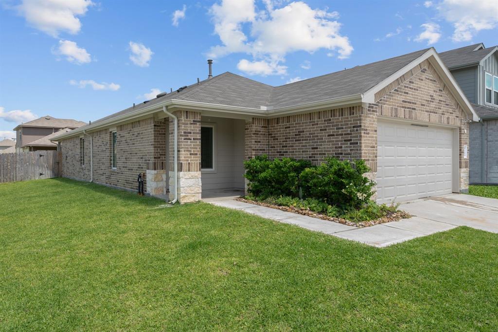 5203 Mossdale Bluff Lane