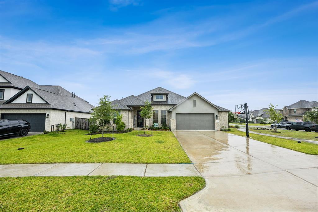 4921 Harbor Brooks Lane, League City, Texas image 6
