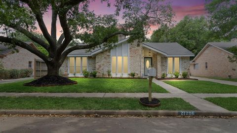 Single Family Residence in Katy TX 21206 Park Bend Drive.jpg