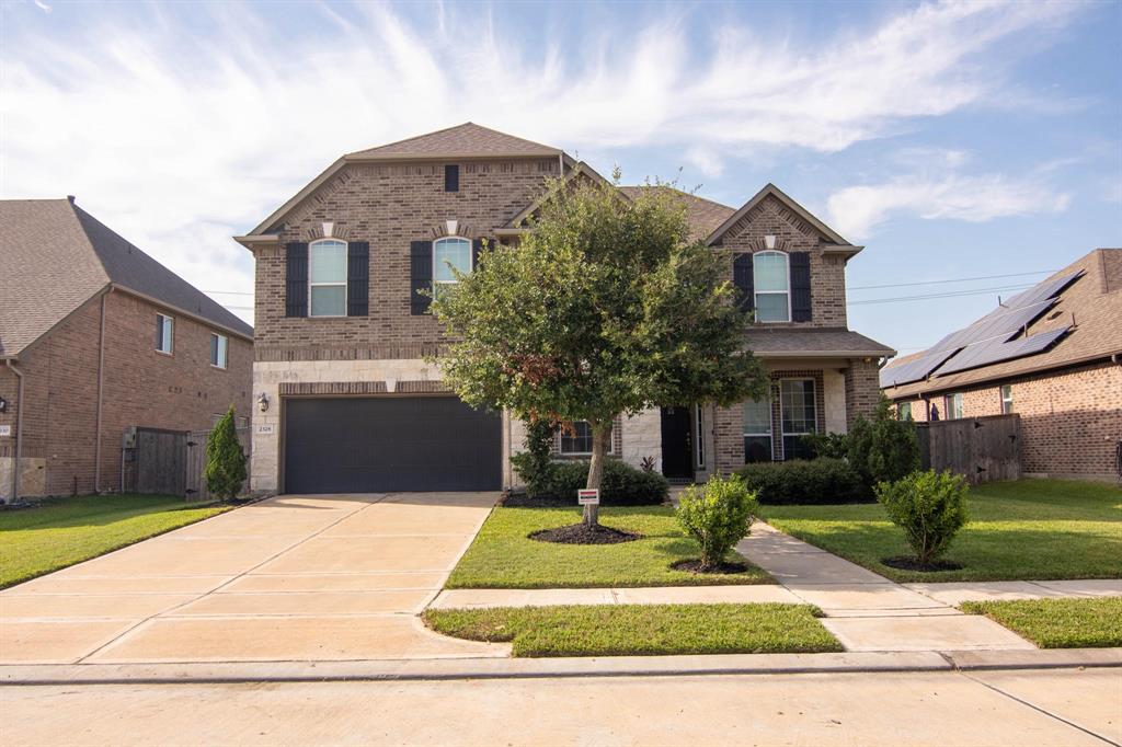 2328 Dolan Falls Lane, Pearland, Texas image 1