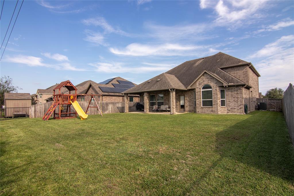 2328 Dolan Falls Lane, Pearland, Texas image 6