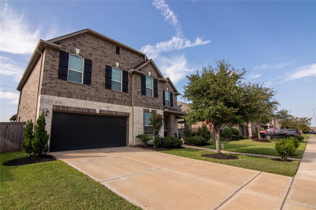 2328 Dolan Falls Lane, Pearland, Texas image 4