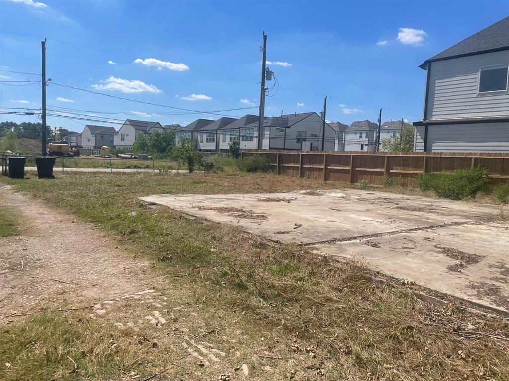 1807 Ontario Street, Baytown, Texas image 8