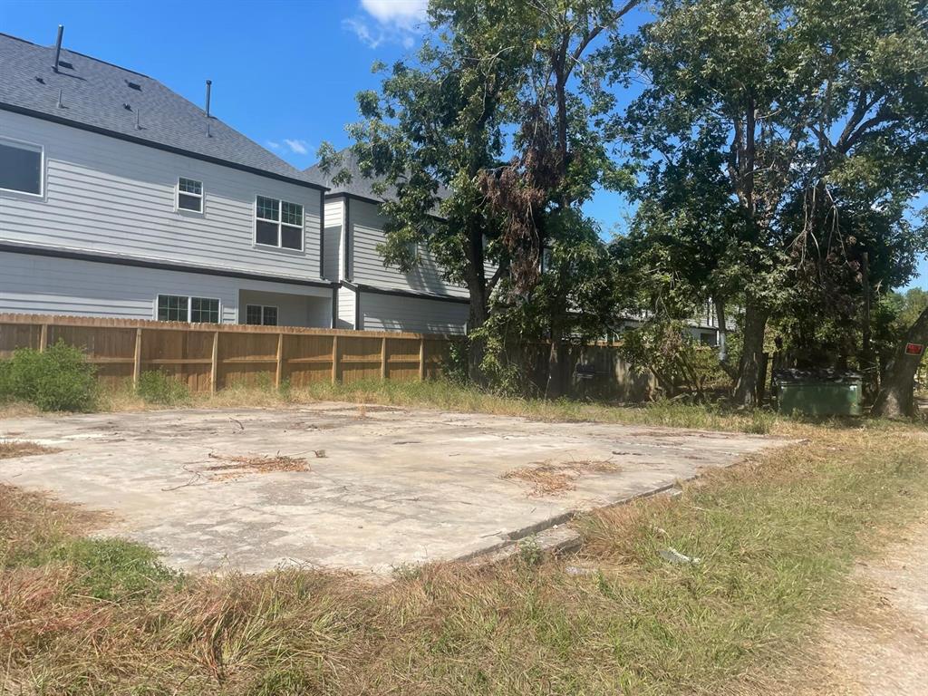 1807 Ontario Street, Baytown, Texas image 7