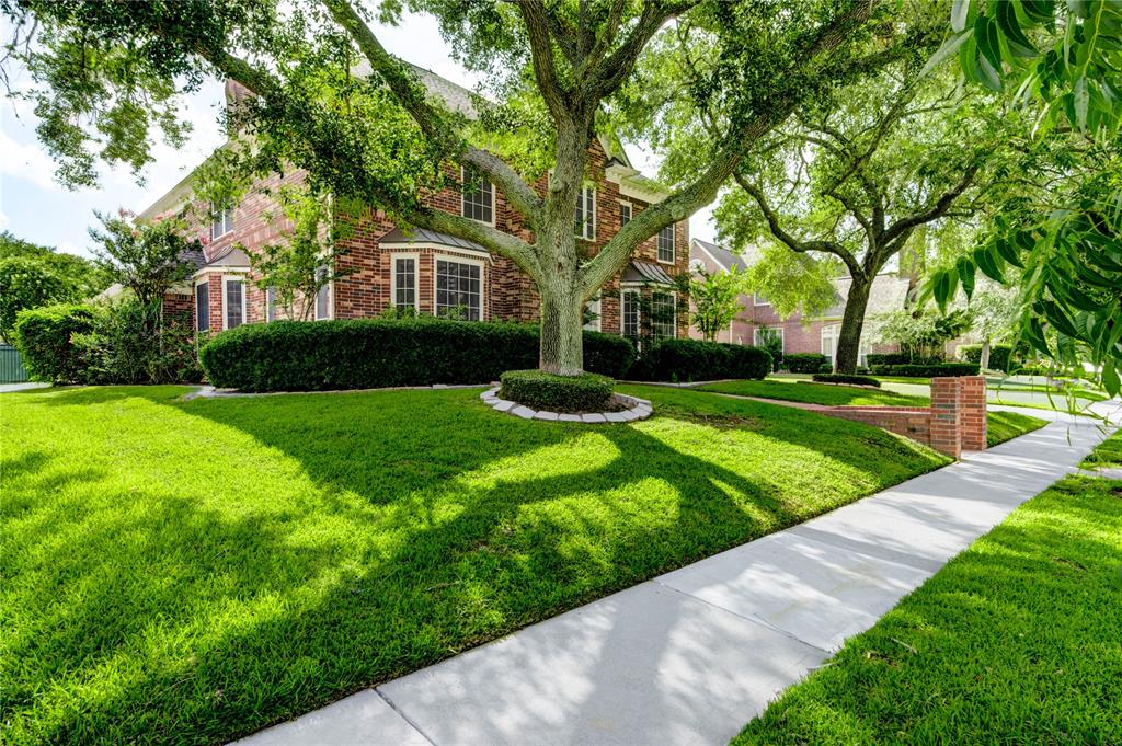 90 Heathrow Lane