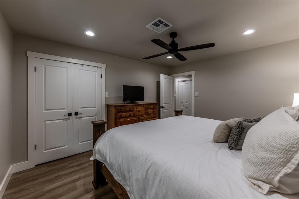 466 Cherry Hills Drive, Huntsville, Texas image 22
