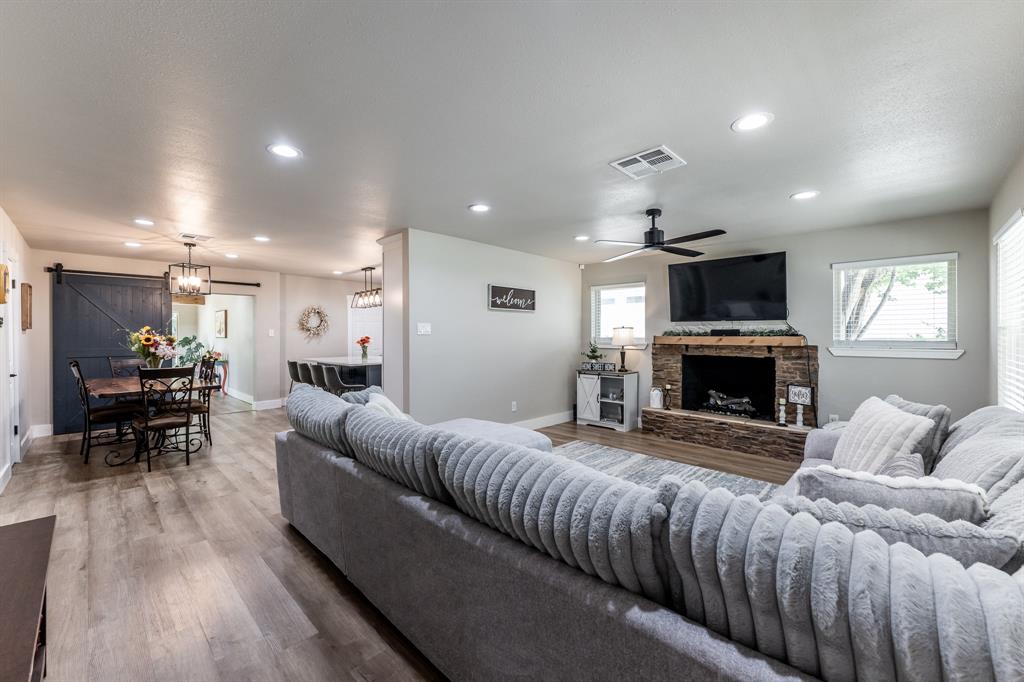 466 Cherry Hills Drive, Huntsville, Texas image 4