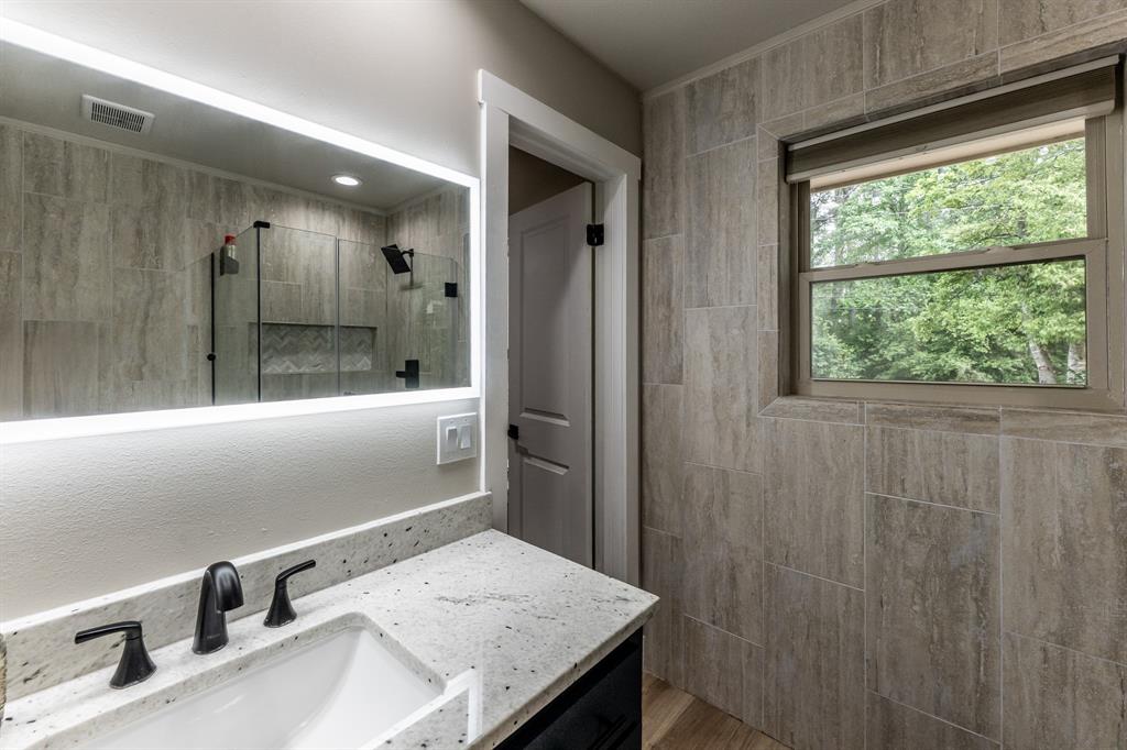 466 Cherry Hills Drive, Huntsville, Texas image 18
