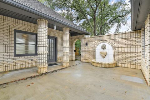 Single Family Residence in Friendswood TX 901 Rigel Street 24.jpg