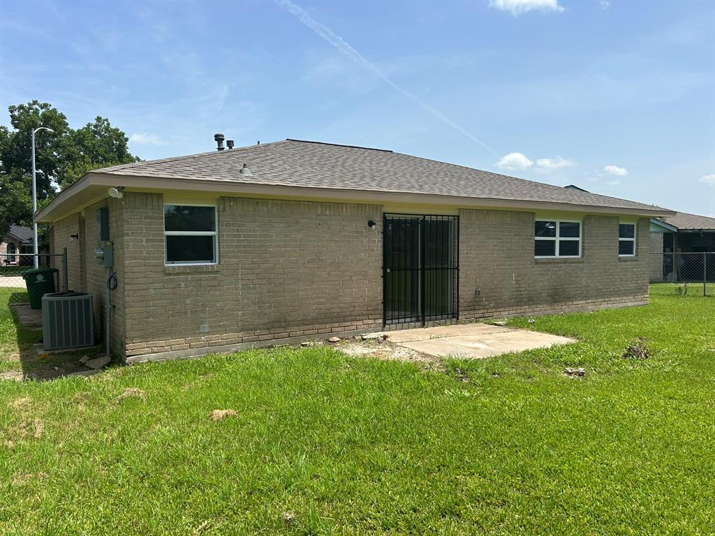 12211 Roandale Drive Drive