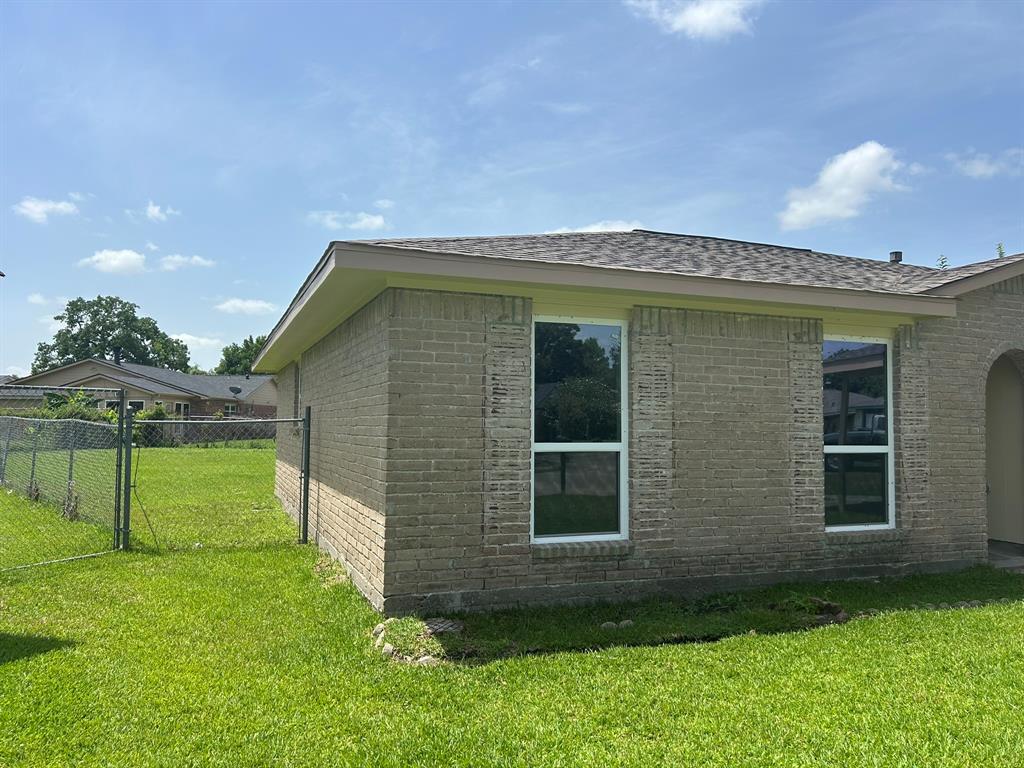 12211 Roandale Drive Drive