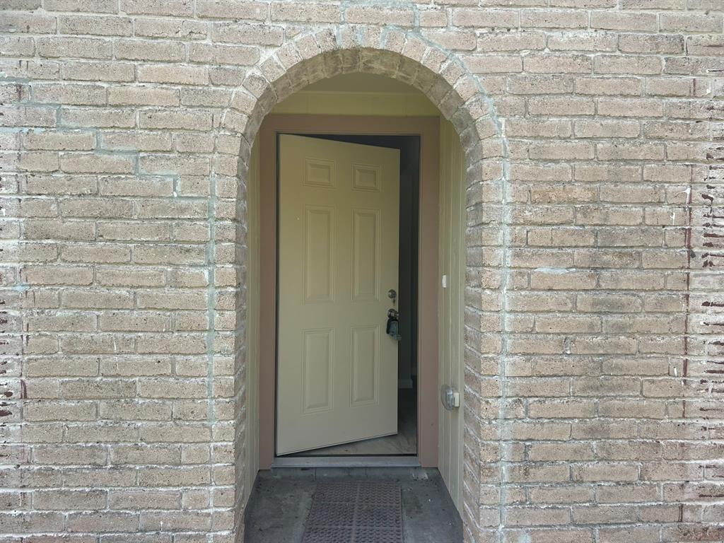 12211 Roandale Drive Drive