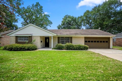 A home in Conroe