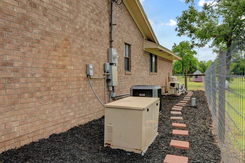 4249 County Road 571, West Columbia, Texas image 3