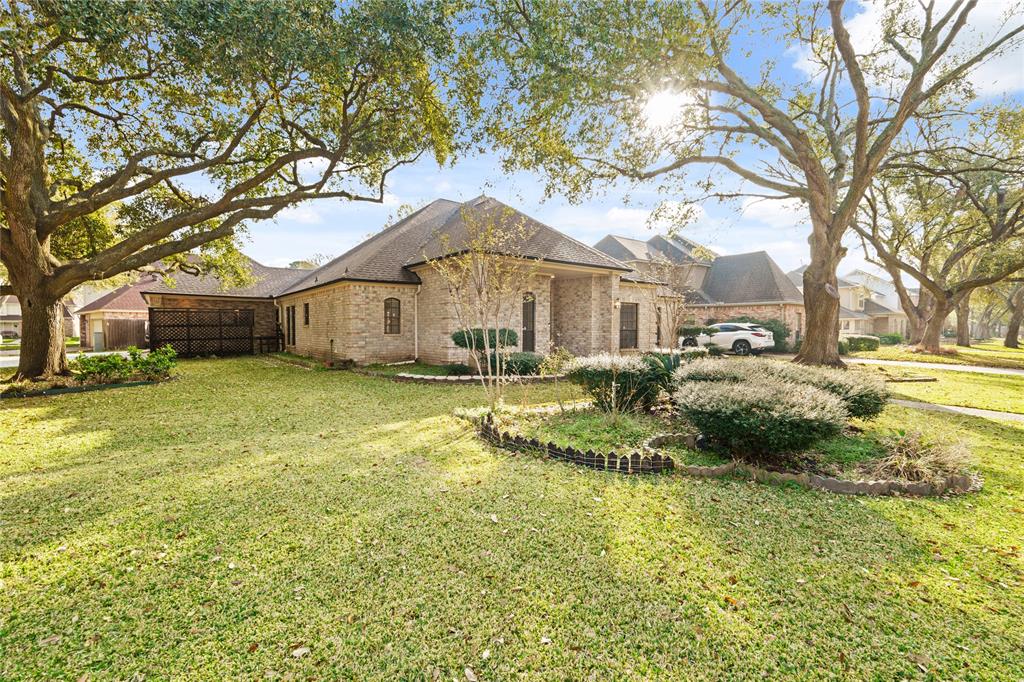 1015 Flagmore Drive
