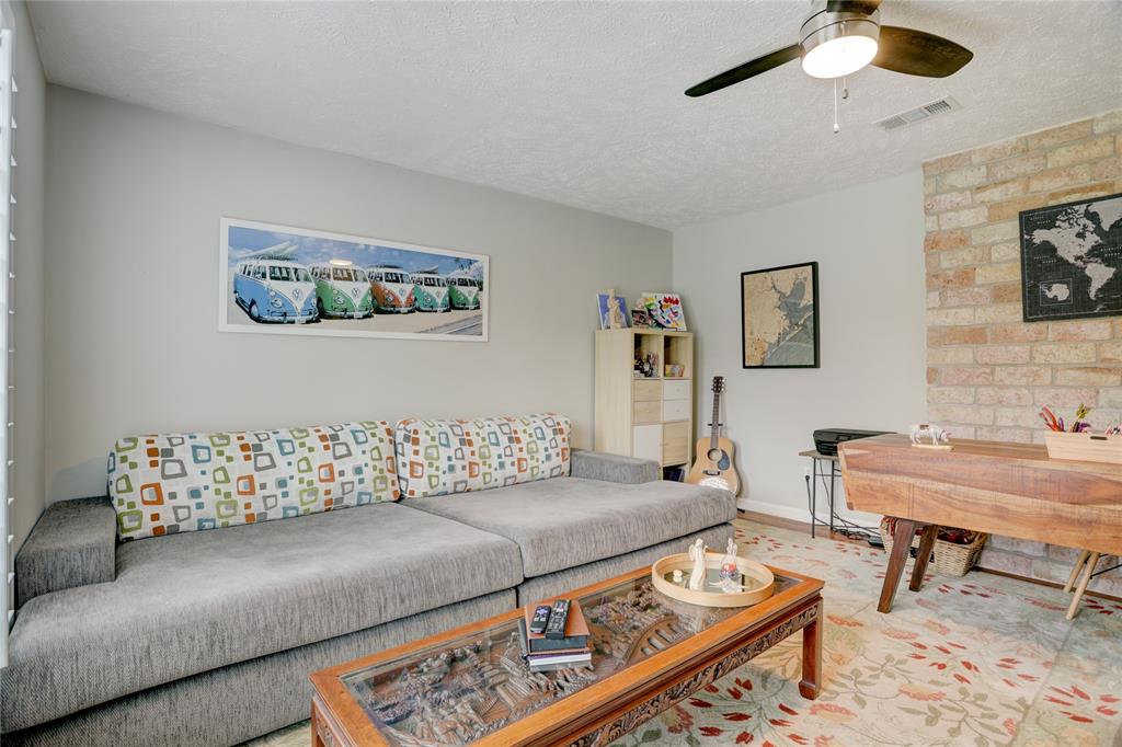 2722 Field Line Drive, Sugar Land, Texas image 5