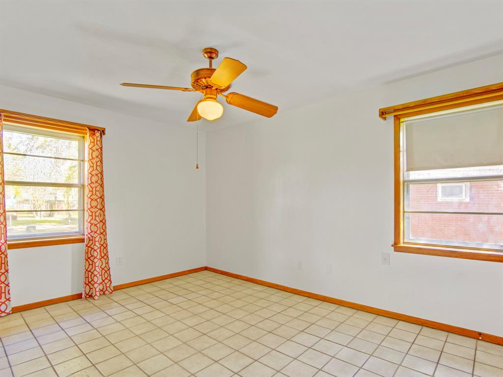 3202 Mckinney Drive, La Marque, Texas image 16